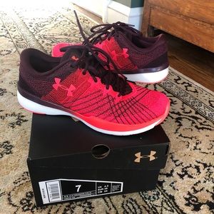 UNDERARMOUR THREADBORNE PUSH TR 7